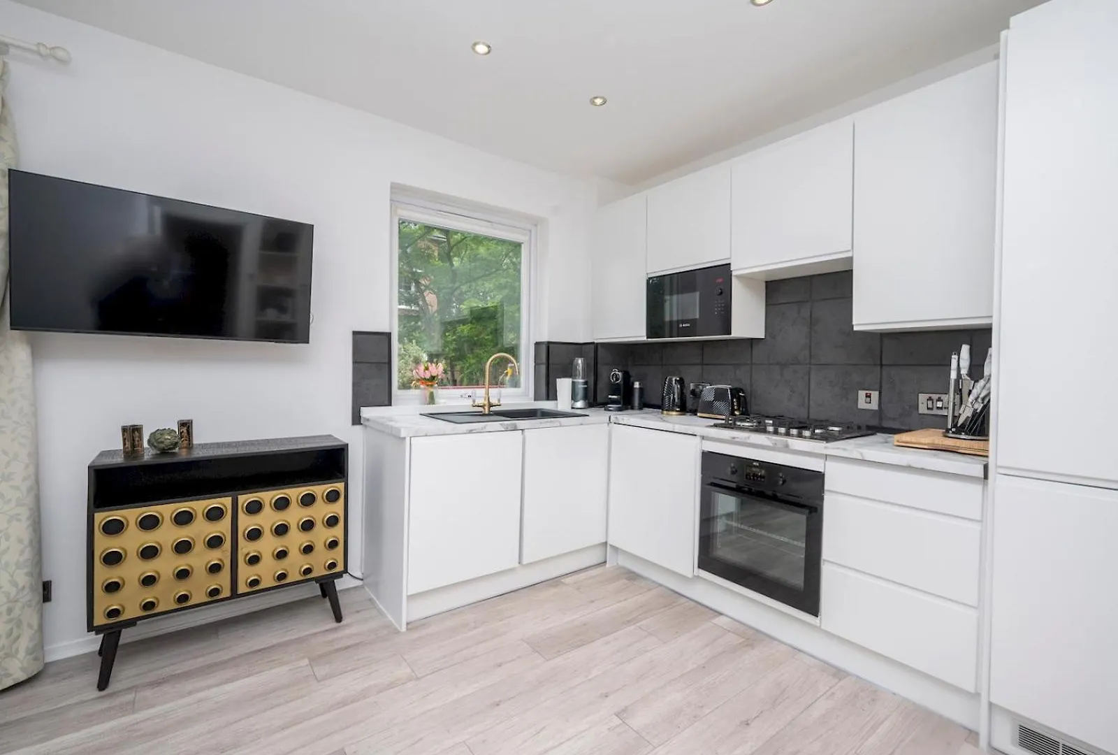 Pass The Keys London Apartment - Waterfront Terrace Parking 0*,